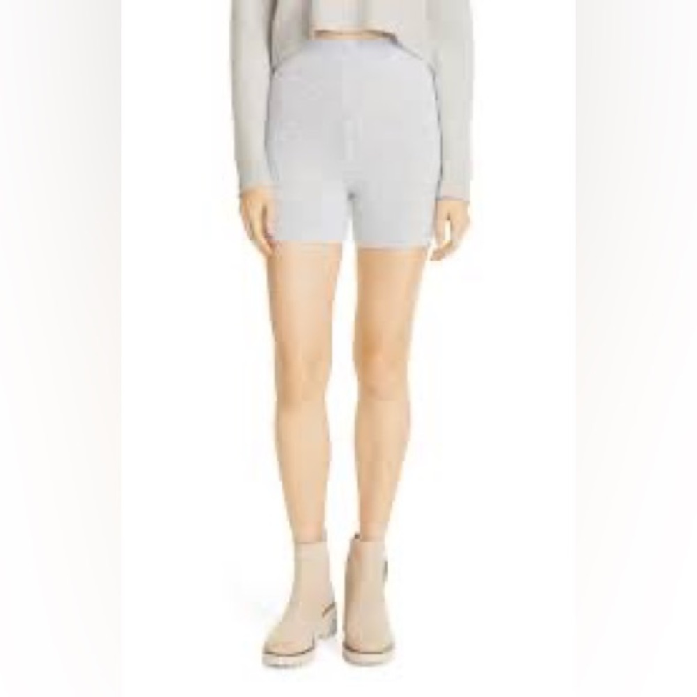 BAUM UND PFERDGARTEN COEL Short